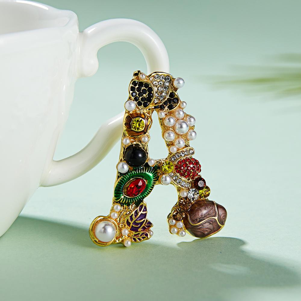 Fashion Enamel Pearl Rhineston - Embroidery Letter M 评论和价格