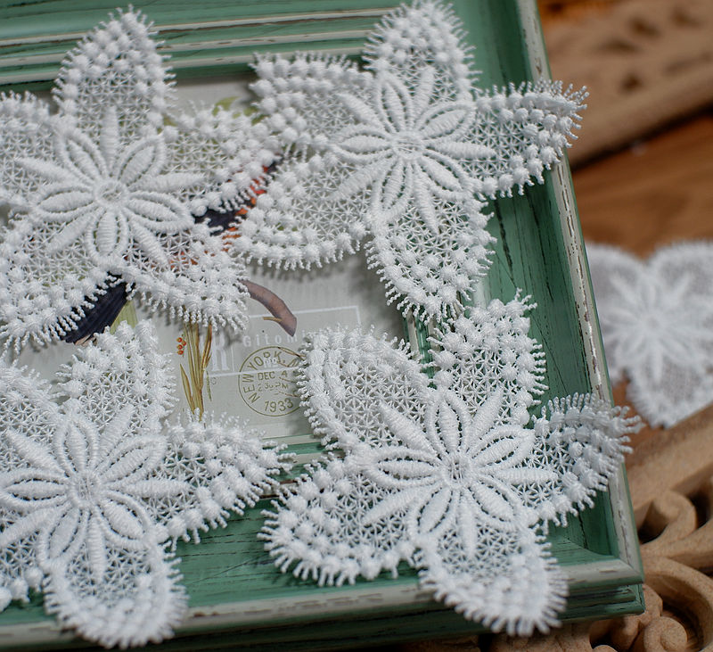White flower lace cloth patch  - Embroidery Letter M 评论和价格