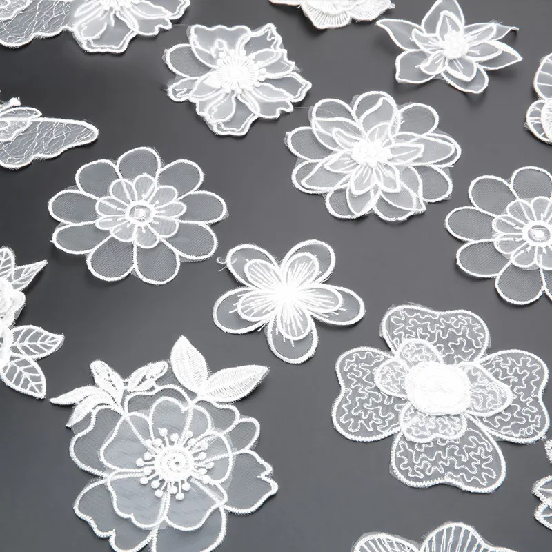 Iron or sew on lace embroidere - Embroidery Letter M 评论和价格