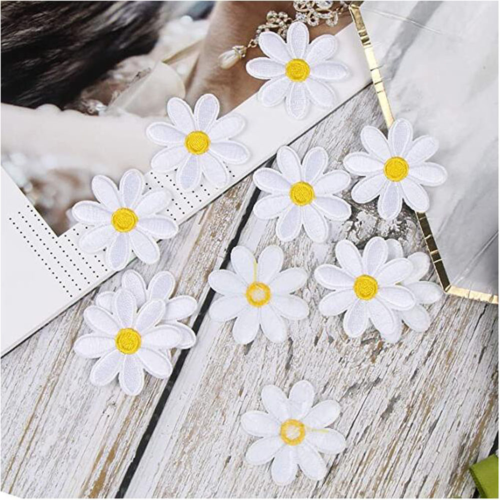 10Pcs Daisy Flower Iron On Pat - Embroidery Letter M 评论和价格