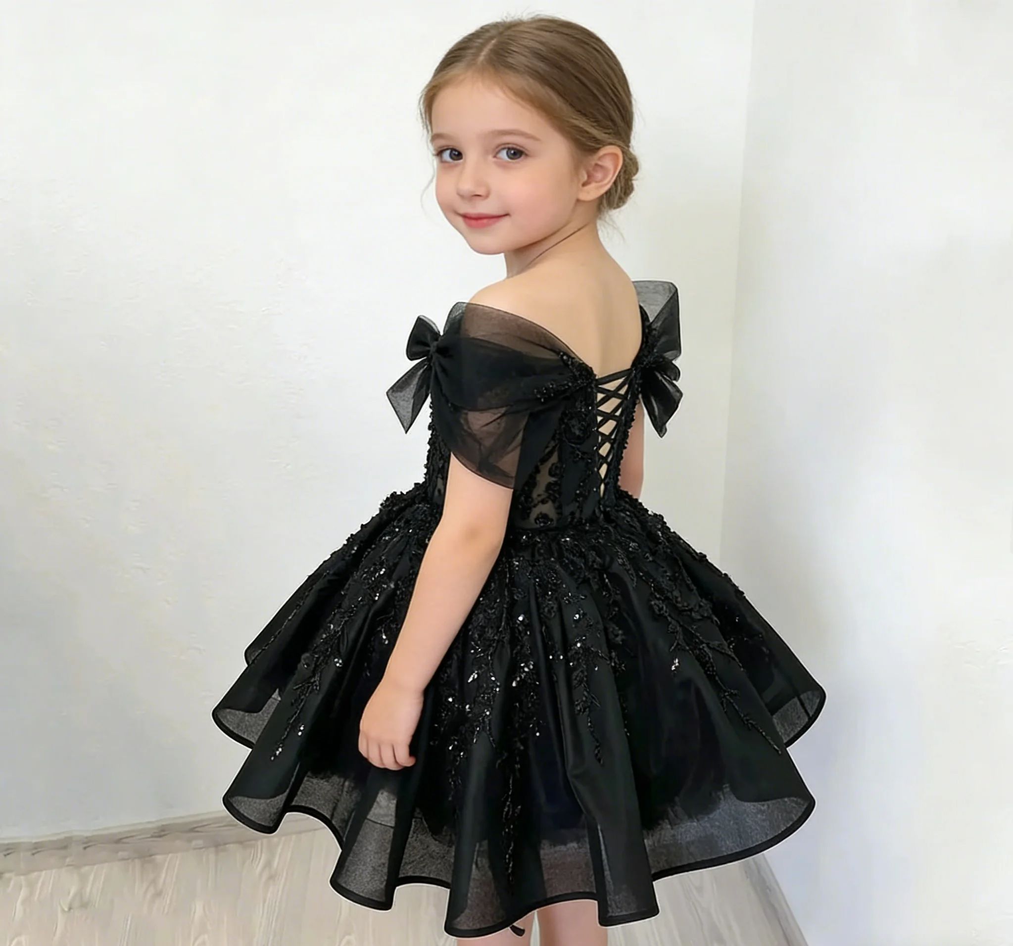Customized Off Shoulder Black  - Embroidery Glass Beads 评论和价格